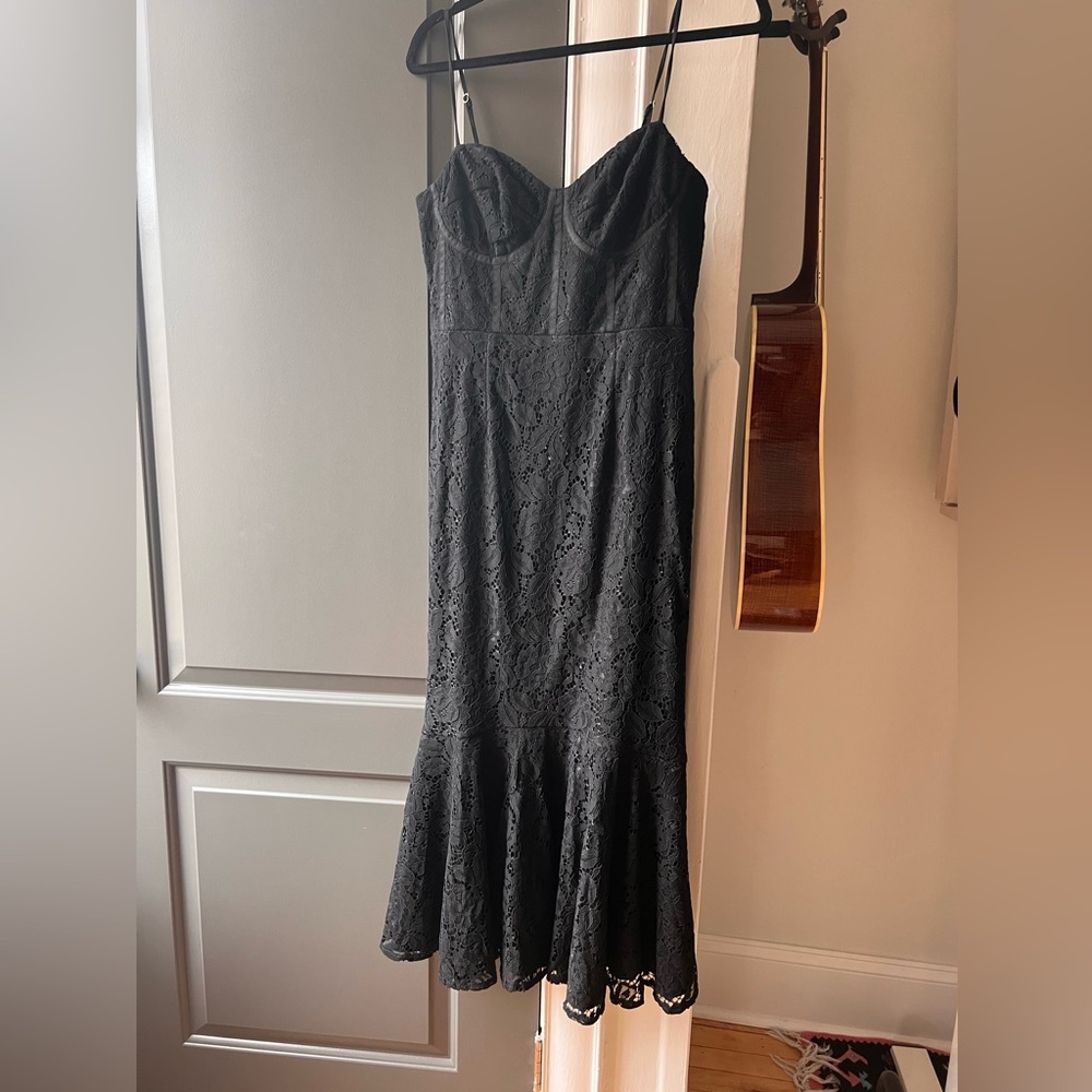 Lulus Black tie lace dress